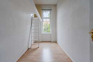 3-Zimmer-Wohnung mit 3,60 m hohen Decken und viel Gestaltungspotenzial im Bayerischen Viertel – Die vollständige Adresse der Immobilie erhältst du vom Anbieter., 10777 Wilmersdorf, Berlin – Vorschaubild 16