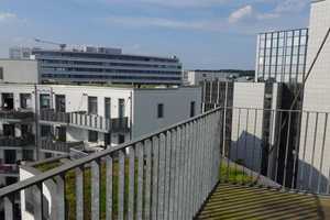Moderne 2 Zi. Wohnung  mit  Fußbodenheizung und Balkon - Küche käuflich. Ideal für 1 Person – Luise-Rainer-Str. 2e, 40235 Düsseldorf – Vorschaubild 3