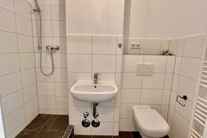 Helles & gepflegtes 1 Zimmerapartement mit Balkon in zentraler Lage von Wiesbaden! – Wittelsbacher Straße 33, 65189 Wiesbaden – Vorschaubild 8