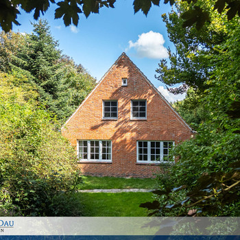 Modernisiertes Landhaus mit Stallanlagen auf großzügigem Grundstück. Obj. 8949