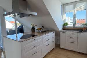 Wohnen über den Dächern von München – Stilvolle Dachgeschosswohnung mit Balkon – Die vollständige Adresse der Immobilie erhältst du vom Anbieter., 80809 Am Riesenfeld, München – Vorschaubild 3