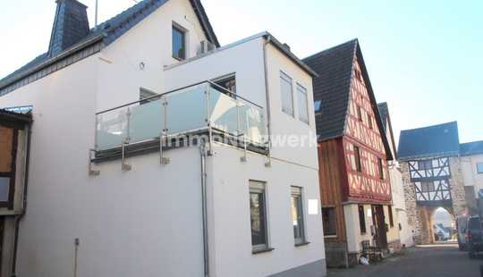 Bild von Komplett saniertes Einfamilienhaus ca. 155 m² Merenberg, Fernblick, Dachterrasse, Kaminofen, Klima