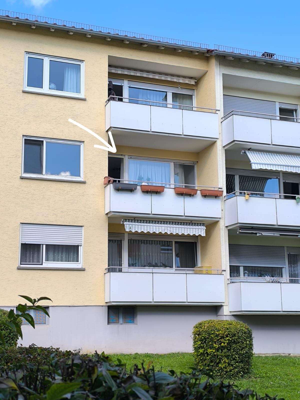 Renovierungsbedürftige 3-Zimmer-Wohnung im 2. OG in Sindelfingen, Böblingen Kreis – Bild 1