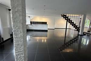 Großzügige Maisonette mit Loft-Charakter | Galerie, Kamin & separates Apartment