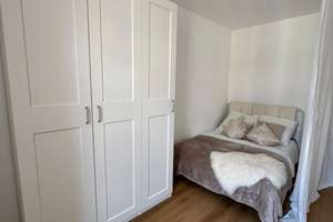 Renovierte & möblierte 1-Zimmer-Altbauwohnung mit Einbauküche in Würzburg – Schiestlstraße 8, 97080 Grombühl, Würzburg – Vorschaubild 4
