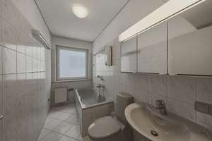 Lebensqualität in Schmargendorf – großzügige 3-Zimmer-Wohnung mit Balkon und Aufzug – Die vollständige Adresse der Immobilie erhältst du vom Anbieter., 14199 Schmargendorf, Berlin – Vorschaubild 5