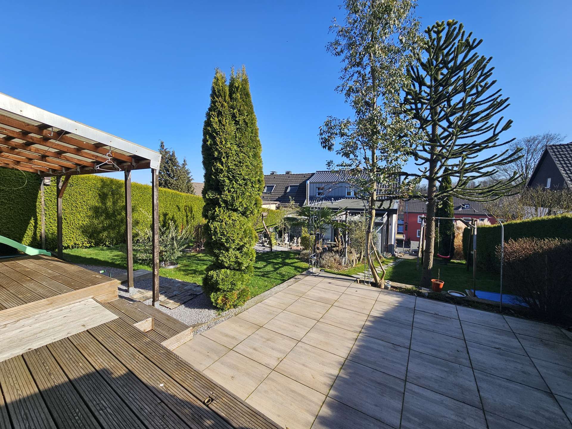 Modernisiertes 1-2-Familienhaus mit 3 Garagen und attr. Garten in guter und ruhiger Lage in Wetter, Ennepe Ruhr Kreis – Bild 1