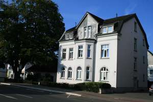 Renovierte und gepflegte Jugendstilvilla mit 10 Wohneinheiten mit neuer Heizungsanlage – Stirper Straße 28, 59555 Lippstadt – Vorschaubild 1
