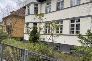 Dachgeschoss- Mansardenwohnung mit ausbaufähigem Spitzboden – Freiwaldauerweg 16, 12205 Lichterfelde, Berlin – Vorschaubild 2
