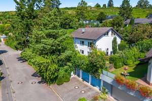 Panoramablick in Kenzingen:
Großzügiges Wohnen mit schönem Garten in exklusiver Hanglage – Die vollständige Adresse der Immobilie erhältst du vom Anbieter., 79341 Kenzingen – Vorschaubild 7