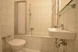 Frisch renoviert! Zentrale 2-Zi-Whg zu vermieten – Worringer Straße 77, 40211 Stadtmitte, Düsseldorf – Vorschaubild 3