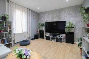 Charmante 3-Zimmer-Altbauwohnung in zentraler Lage von Bad-Cannstatt – Die vollständige Adresse der Immobilie erhältst du vom Anbieter., 70372 Schmidener Vorstadt, Stuttgart – Vorschaubild 2