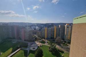 **Helle 3,5-Zi.-Wohnung mit gigantischer Aussicht und TG-Stellplatz**