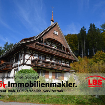 Attraktives Immobilienangebot mit 3 Eigentumswohnungen und vielfältigen Möglichkeiten