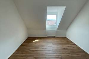 Nordstadt, schöne Neu renovierte und gut aufgeteilte 3-Zimmer-Wohnung, im 4.OG mit Kl. Cabrio Dach – Salierstraße 34, 75177 Nordstadt, Pforzheim – Vorschaubild 8