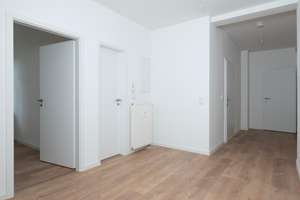 Großzügige 3-Zimmer-Altbauwohnung – hochwertig komplettsaniert – Die vollständige Adresse der Immobilie erhältst du vom Anbieter., 9126 Lutherviertel, Chemnitz – Vorschaubild 2