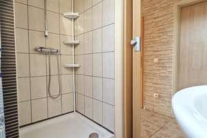 !!  Hier können alle mit - großzügiges Zweifamilienhaus auf großem Grundstück in beliebter Lage !! – Wollaher Straße 22, 28719 Burg-Grambke, Bremen – Vorschaubild 21