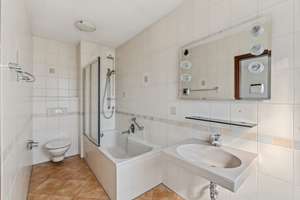 LENAU - Wohnen mit Raumgefühl: Großzügiges Split-Level-Haus mit Galerie & Kamin – Die vollständige Adresse der Immobilie erhältst du vom Anbieter., 30627 Groß-Buchholz, Hannover – Vorschaubild 11