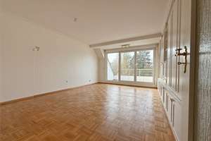 gemütliche 3 Zi. DG-Wohnung in Hamburg Rissen: 74 m² mit Südwest-Loggia & Garage in familiärer Lage – Die vollständige Adresse der Immobilie erhältst du vom Anbieter., 22559 Rissen, Hamburg – Vorschaubild 3