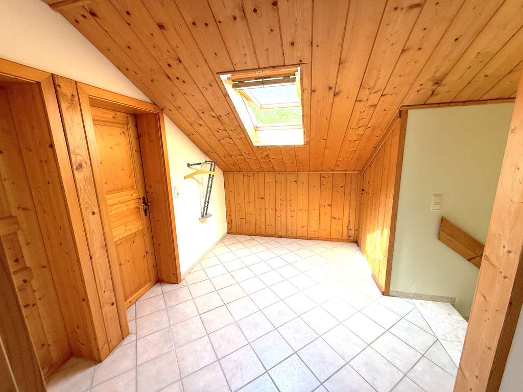 Immobilie in Vilshofen an der Donau - Einfamilienhaus mit Einliegerwohnung und großem Garten - Bild 3