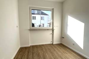 neu sanierte Doppelhaushälfte mit Garten in ruhiger und familienfreundlicher Wohnlage – 60439 Praunheim, Frankfurt am Main – Vorschaubild 6