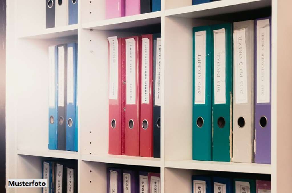 Großzügiges Grundstück mit Baugenehmigung für Bürokomplex 