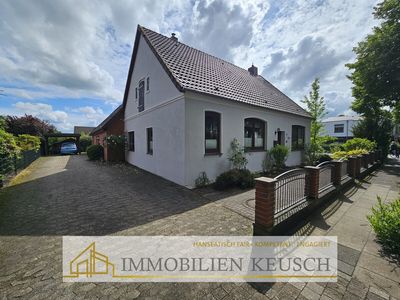 Großzügiges & gepflegtes Drei-/Mehrfamilienhaus in begehrter Lage mit Garten, 2 Terrassen & Carport