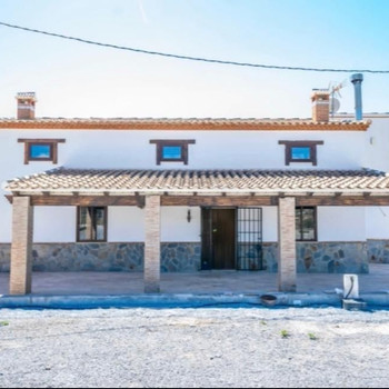 BEEINDRUCKENDES BAUERNHAUS IN CANTORIA, ALMERIA.