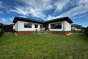 BUNGALOW – approx. 1389 ft² of living space, 5 room, 3 bed, 2 bath, WC, + garage – Die vollständige Adresse der Immobilie erhältst du vom Anbieter., 65343 Eltville am Rhein – Vorschaubild 1