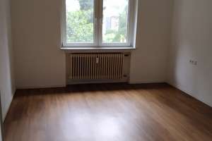 Zuhause mit 2 Zimmern, Einbauküche, Badezimmer,West-Loggia zum ruhigen Innenhof  in  Düsseldorf Bilk – Mecumstraße 31, 40225 Bilk, Düsseldorf – Vorschaubild 4