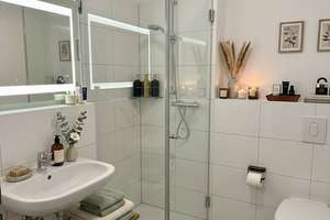 TOP-2-ZIMMER-DACHGESCHOSSWOHNUNG MIT GROSSER DACHTERRASSE – Am Wildpark 4, 40629 Ludenberg, Düsseldorf – Vorschaubild 5