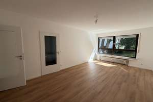 Sanierte 2,5 Zimmerwohnung mit Balkon und Einbauküche