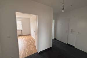 Willkommen in Moosach! Frisch renovierte 3-Zimmer-Wohnung mit Einbauküche und Balkon – Alzeyer Str. 16, 80993 Alt-Moosach, München – Vorschaubild 11