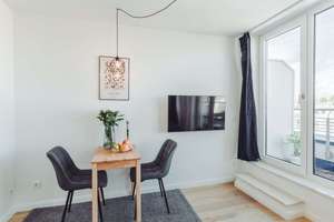 Möbliertes Studio im Dachgeschoss mit Terrasse im Herzen vom Prenzlauer Berg – Schwedter Straße 75, 10435 Prenzlauer Berg, Berlin – Vorschaubild 8