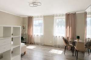 Vollständig neu möblierte 1-Zimmer-Wohnung auf Zeit in Augsburg-Innenstadt - ab sofort bezugsfrei. – Die vollständige Adresse der Immobilie erhältst du vom Anbieter., 86153 Bleich und Pfärrle, Augsburg – Vorschaubild 2