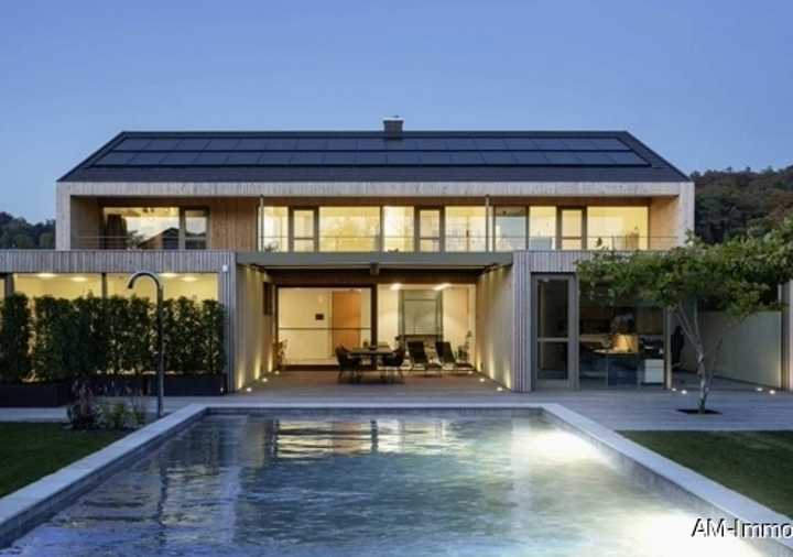 Ästhetik und Funktion perfekt vereint!
Neuwertige Villa mit Pool!