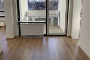Ganz oben: : schöne  renovierte 3 Zimmer Whg. mit Essdiele und Südterrasse – Karl-Witthalm-Str. 25, 81375 Neuhadern, München – Vorschaubild 13