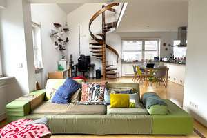 Urlaubsfeeling am Killesberg  - 4 Zimmer Dachgeschosswohnung mit Gemeinschaftspool und Terrasse