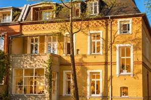 3.200,- pro QM- 1 BIS 3 FAMILIEN- STUCKVILLA zum Sanieren +Erweitern für 500qm Wfl-1117qm Grund