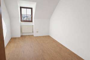 Attraktive 3-Zimmer-DG-Wohnung inklusive Garage – Die vollständige Adresse der Immobilie erhältst du vom Anbieter., 85416 Langenbach – Vorschaubild 4