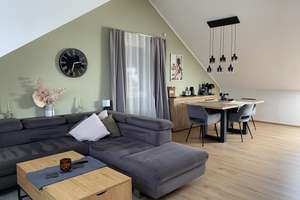 Wohnen mit Charakter: 2-Zimmer-Dachgeschosswohnung in Ingolstadt – Hornstraße 10, 85051 Südwest, Ingolstadt – Vorschaubild 2