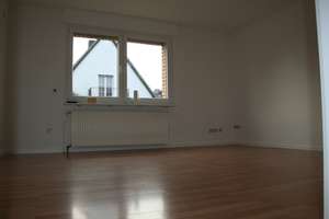 3-Zi.-Whg mit Garage in ruhigem 4-Parteienhaus in Porz-Urbach – Die vollständige Adresse der Immobilie erhältst du vom Anbieter., 51145 Urbach, Köln – Vorschaubild 2