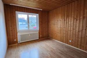 Gepflegte 4,5-Zimmer-Wohnung mit Balkon in ruhigem Mehrfamilienhaus – Reutlingen – Die vollständige Adresse der Immobilie erhältst du vom Anbieter., 72762 Reutlingen-Mitte, Reutlingen – Vorschaubild 10