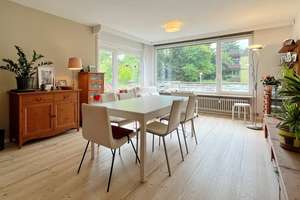 Charmante 2-Zimmer-Wohnung mit Dachterrasse und Blick ins Grüne