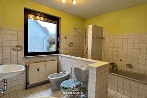Eckert-Rinallo Immobilien: Großzügiges Einfamilienhaus mit Einliegerwohnung und traumhaftem Garten – Die vollständige Adresse der Immobilie erhältst du vom Anbieter., 64760 Beerfelden – Vorschaubild 12