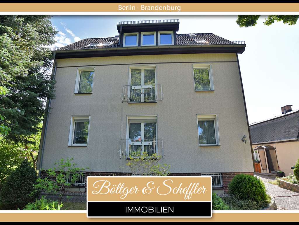 Vollständig bezugsfreies Mehrfamilienhaus mit drei Wohnungen + Remise in zentraler Lage
