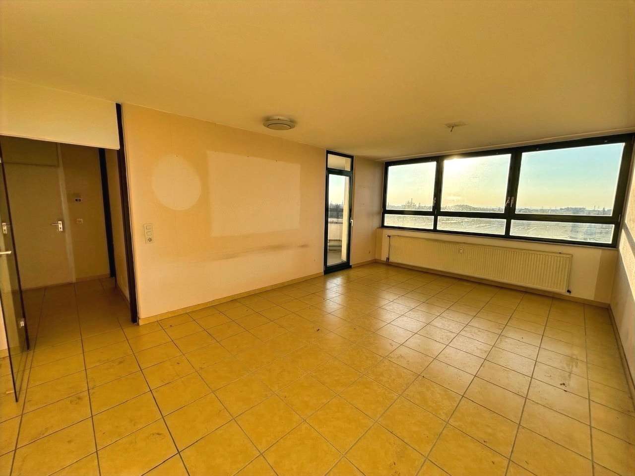 Freie 2-Zimmer-Wohnung mit Tiefgaragenstellplatz, Darmstadt – Bild 3