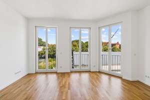 Entrée Weißensee –  Bezugsfreie Neubauwohnung mit Südwestbalkon, zwei Bädern & Aufzug – Lehderstraße 30, 13086 Weißensee, Berlin – Vorschaubild 11