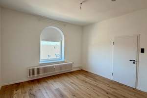 Moderne, frisch sanierte Dachgeschosswohnung – ideal für Singles, Studierende oder Kapitalanleger – Hamburger Chaussee 45, 24113 Hassee, Kiel – Vorschaubild 3