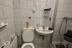 Duisburg: Zentrale und gemütliche 2-Zimmer-Wohnung zu vermieten! – Siechenhausstr. 10, 47053 Hochfeld, Duisburg – Vorschaubild 9